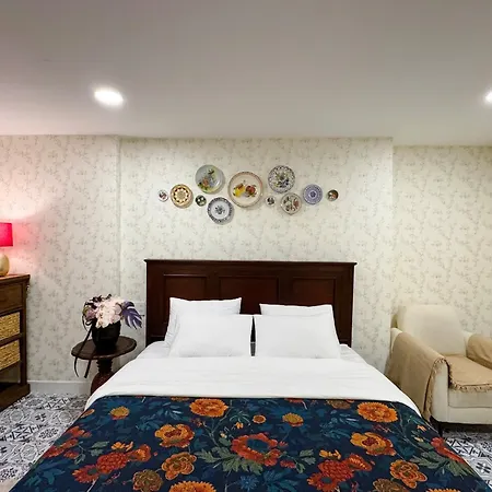 The Rustic Home - Room 1